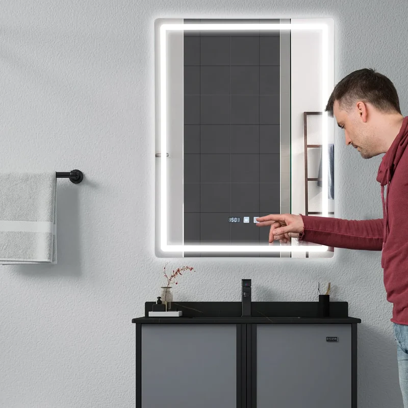 Miroir LED Rectangulaire 60x80 : Horloge, Antibuée, IP54