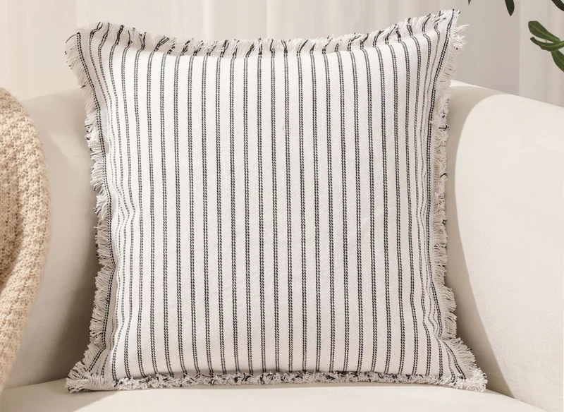 Coussin blanc à rayures noires 45x45 cm TALINA