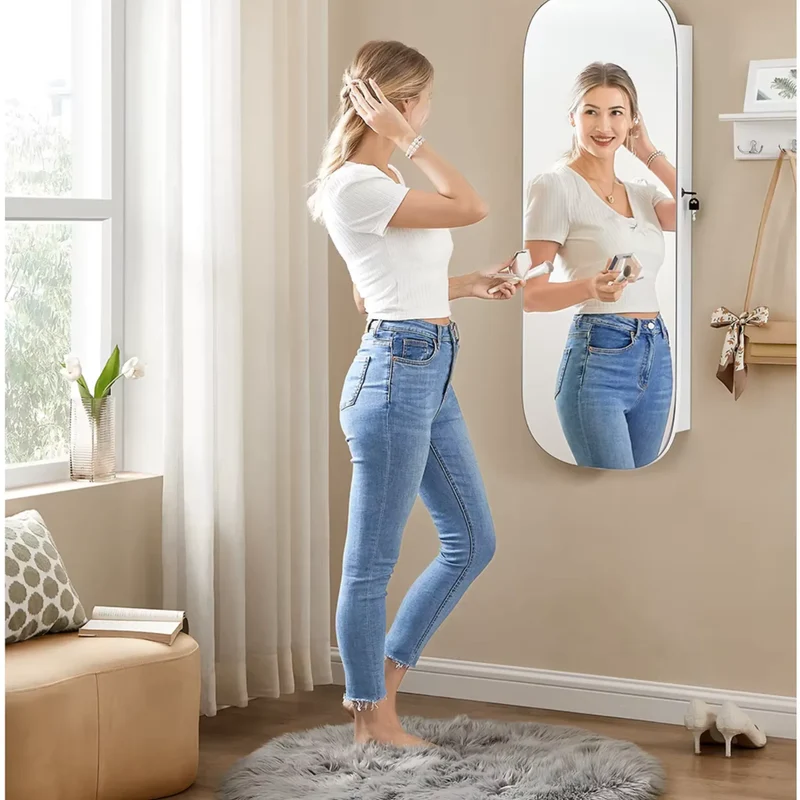 Armoire à bijoux murale blanche avec miroir et rangements pratiques