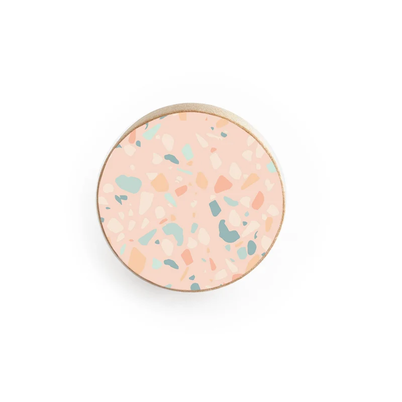 Bouton en bois avec motif terrazzo à Cipria