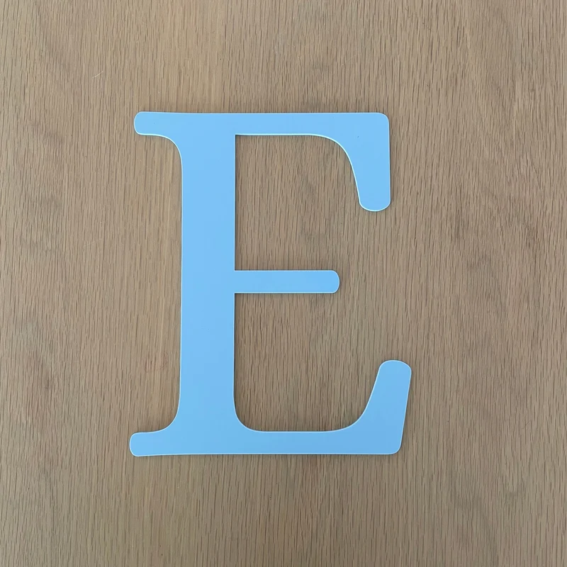 Lettre E en acrylique