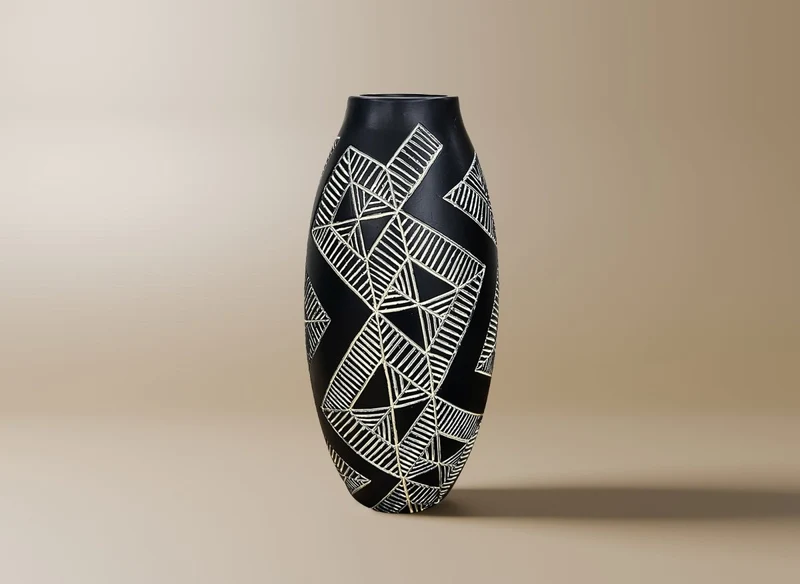 Vase ethnique en polyrésine noir et blanc H31 cm MAORI