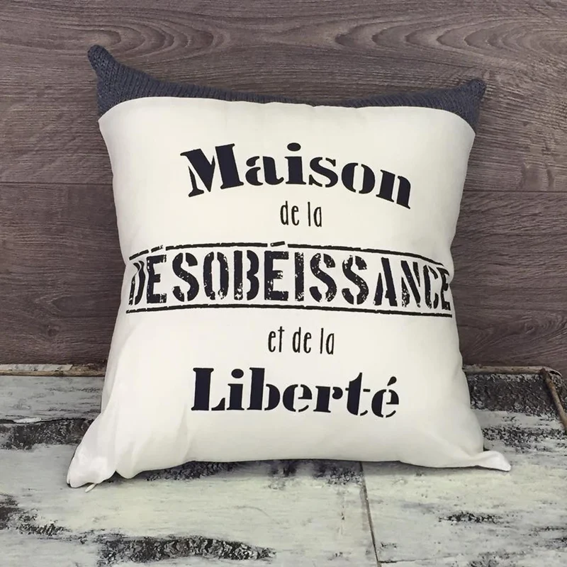 Coussin Maison De La Désobéissance